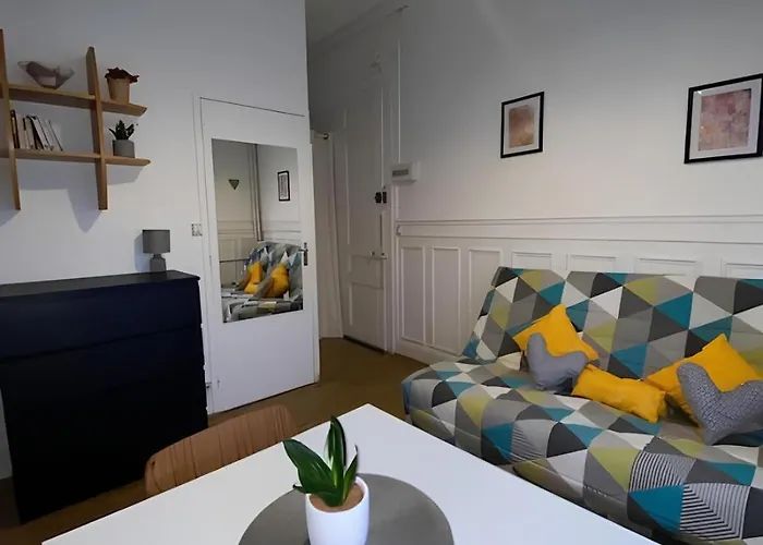 Petit Descamps Apartment *